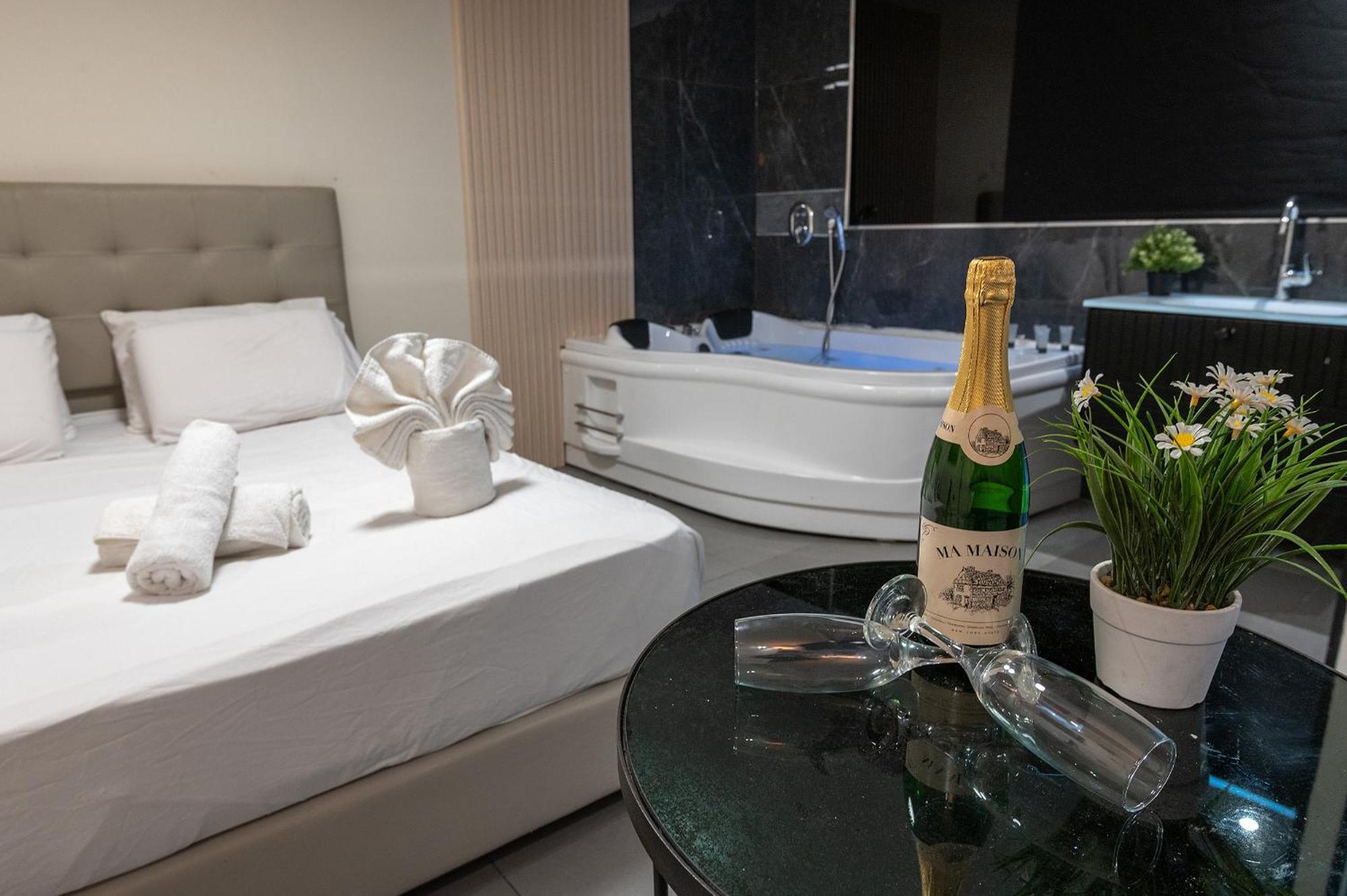 Lago Suites Hotel Иерусалим Экстерьер фото