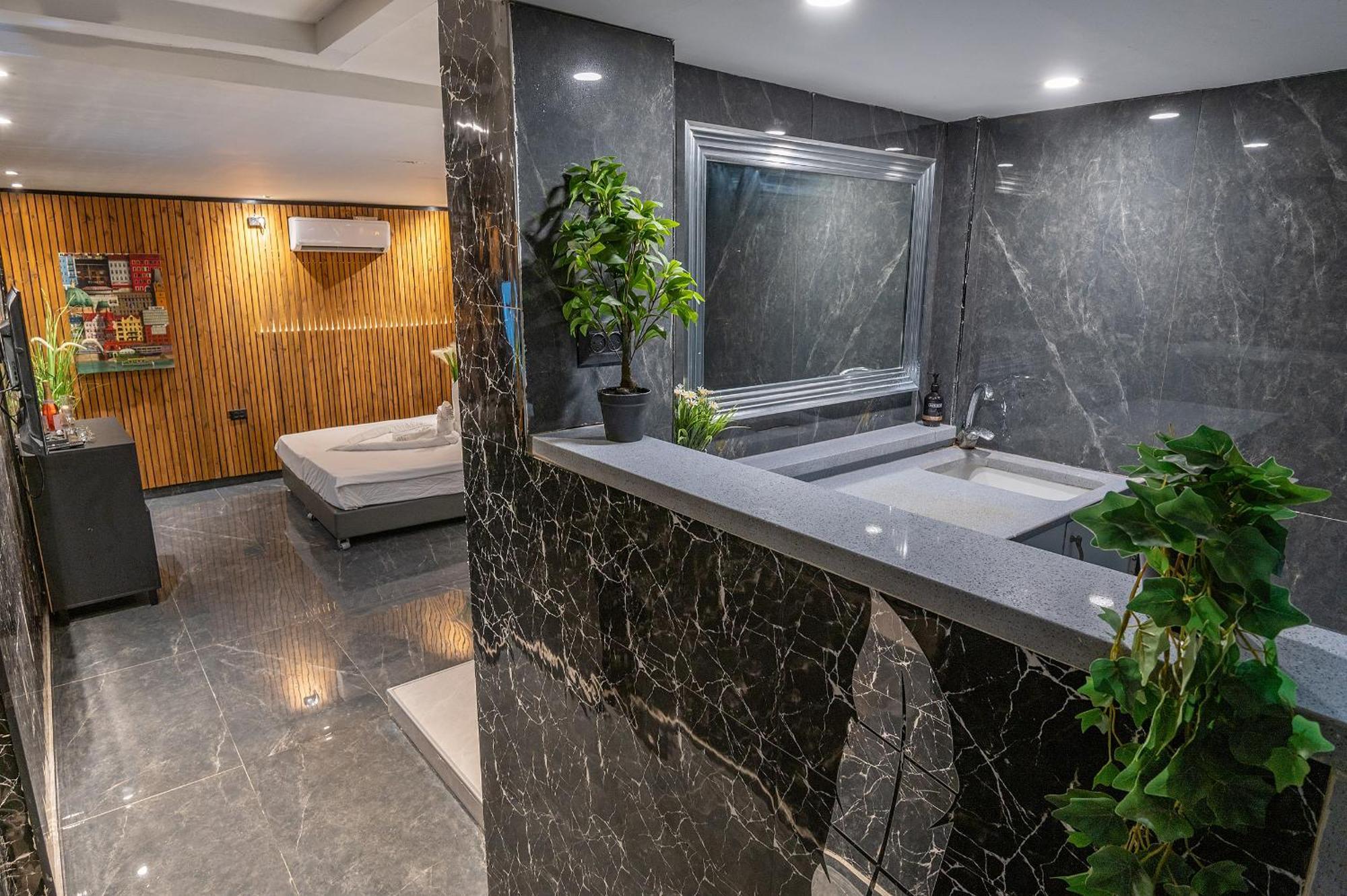 Lago Suites Hotel Иерусалим Экстерьер фото